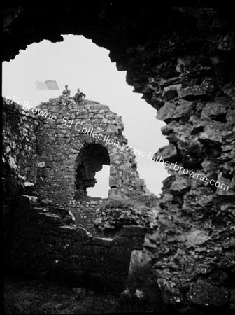 RUINS  FIGURES WITH CONGRESS FLAG  WHERE?